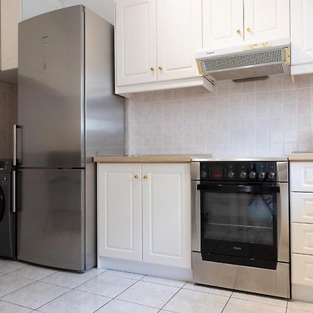 Spacious Apartment Close To The Sea And The City Center Афины Экстерьер фото
