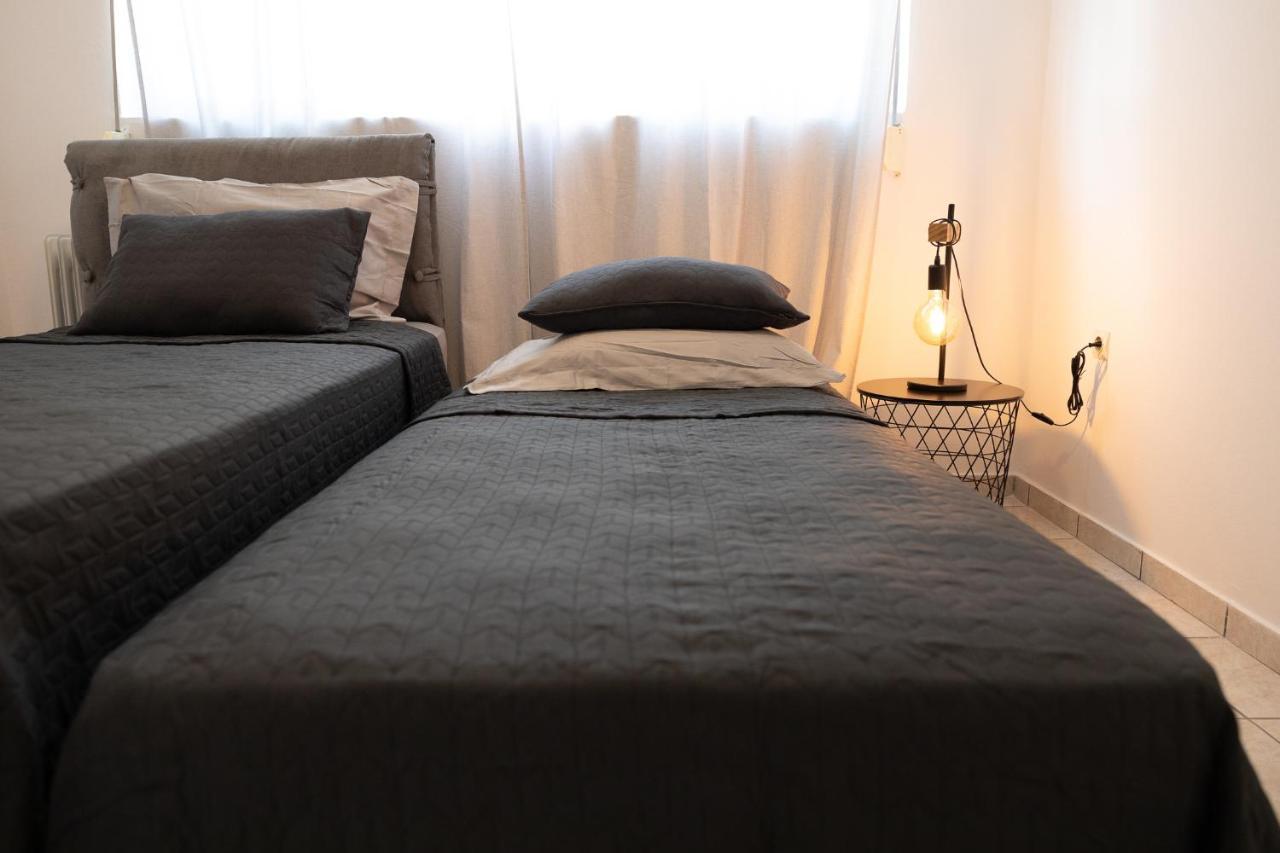 Spacious Apartment Close To The Sea And The City Center Афины Экстерьер фото