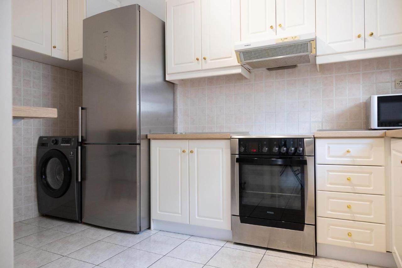Spacious Apartment Close To The Sea And The City Center Афины Экстерьер фото